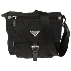 Prada Schwarz Nylon Tasche Klappe Messenger Bag