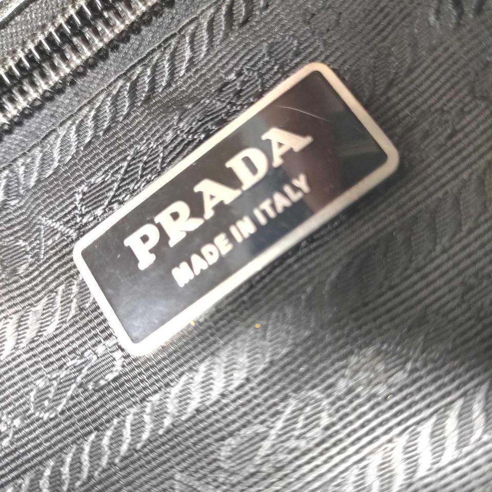 GOOD CONDITION
(7/10 or B)

(Outside) Abrasion at the corners

(Outside) Minor marks

(Inside) Minor marks partially

(Odor) Noticeable cosmetic odor in the lining parts



Width (inch) : 16.5 inch(approx)
Width (cm) : 42 cm(approx)
Height (inch) :