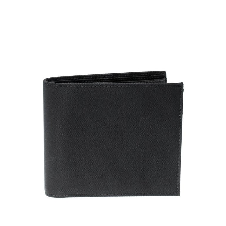 Prada Black Nylon Portafoglio Bifold Wallet For Sale at 1stDibs | prada  nylon wallet, wallet bifold nylon, bakrawns