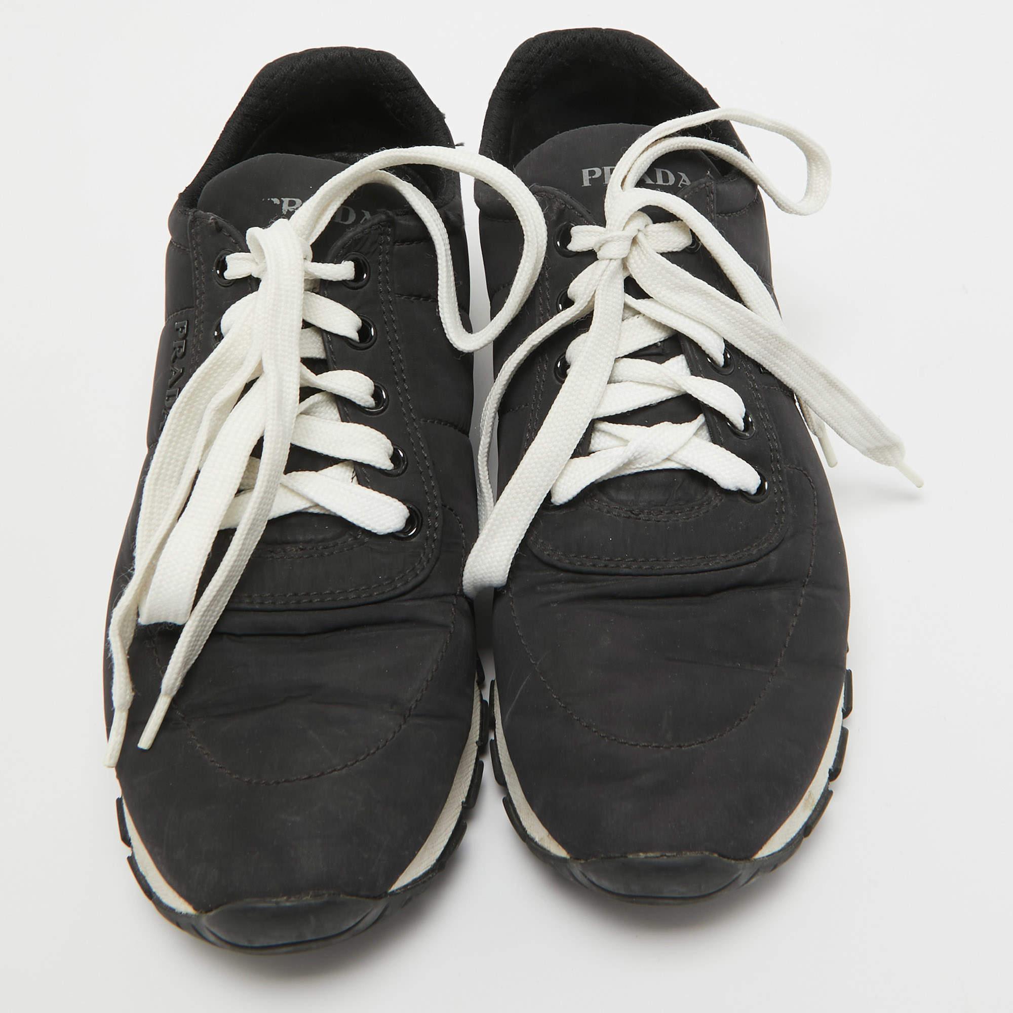 Prada Black Nylon Prax 01 Lace Up Sneakers Size 38.5 In Good Condition In Dubai, Al Qouz 2