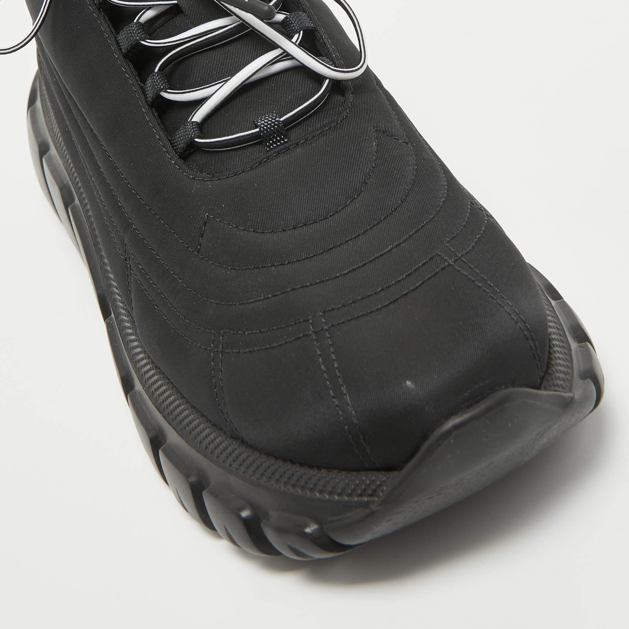 Prada Black Nylon Prax Low Top Sneakers Size 40 In Excellent Condition In Dubai, Al Qouz 2