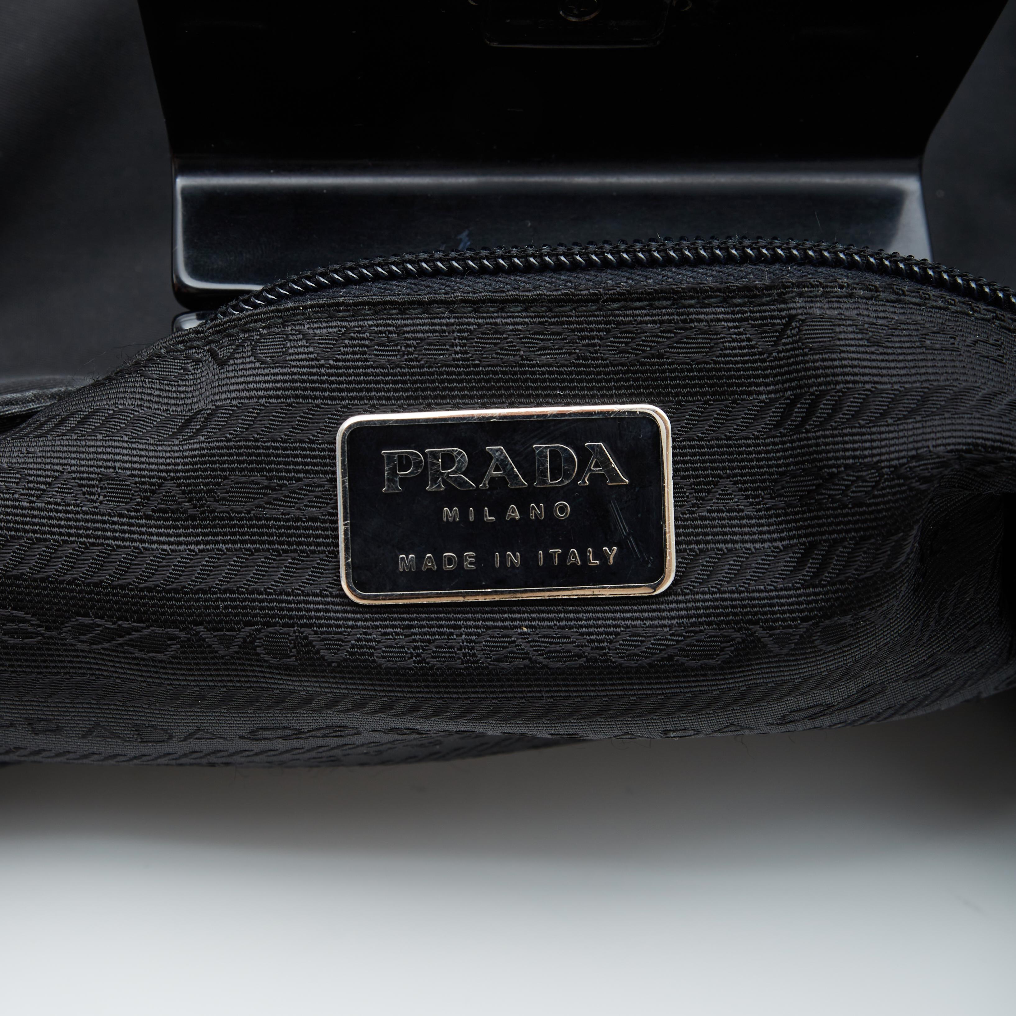 Borsa Tote Prada in nylon nero con laccetto in resina 1