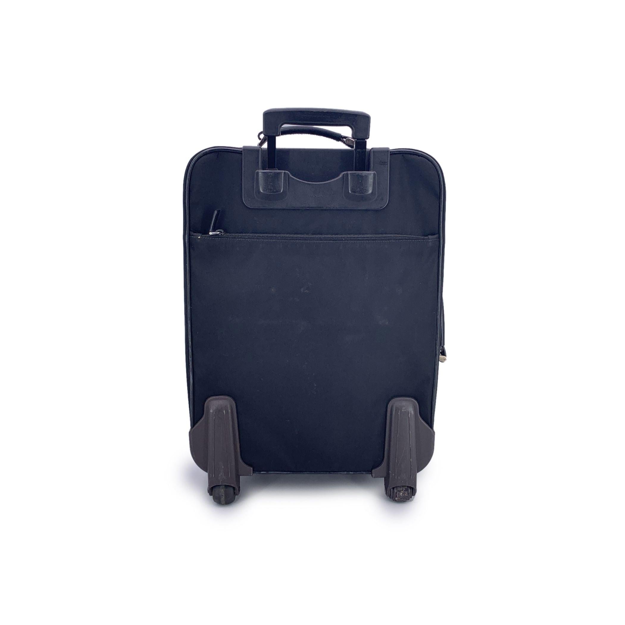 Prada Schwarze Nylon Rolling Suitcase Reisetasche/Gepäcktasche im Zustand „Gut“ im Angebot in Rome, Rome