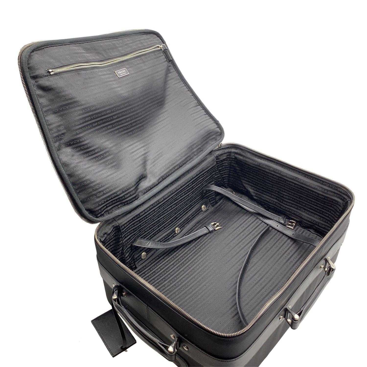 Prada Schwarze Nylon Rolling Suitcase Reisetasche/Gepäcktasche 1