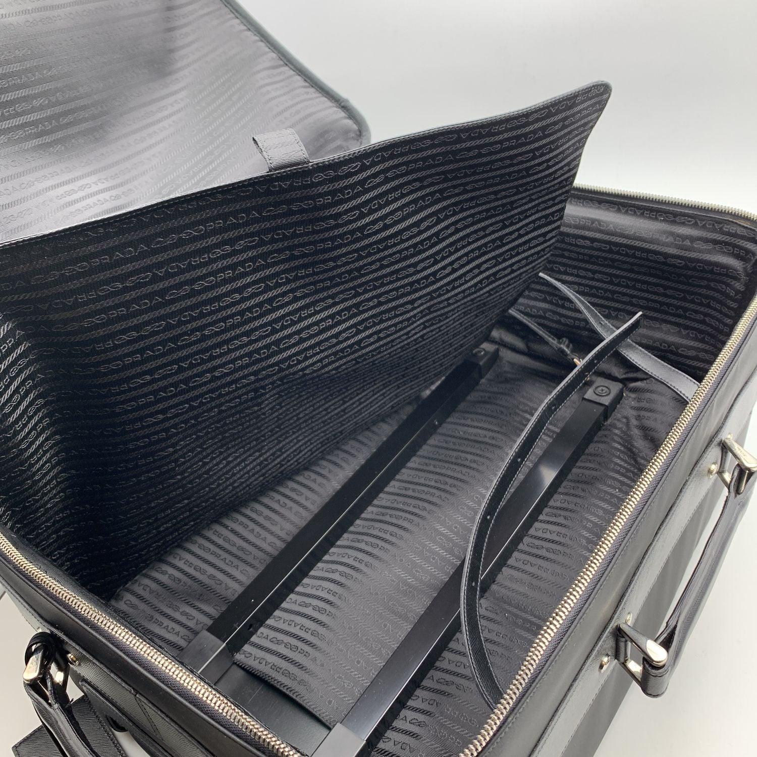 Prada Schwarze Nylon Rolling Suitcase Reisetasche/Gepäcktasche 2