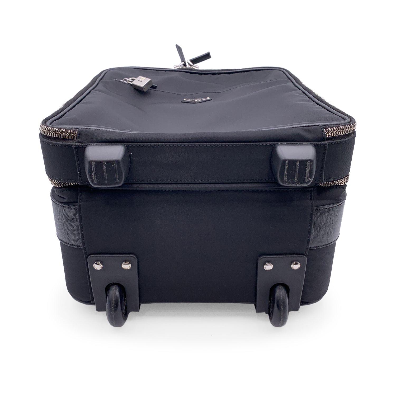 Prada Black Nylon Rolling Suitcase Wheeled Travel Bag Trolley Unisexe en vente