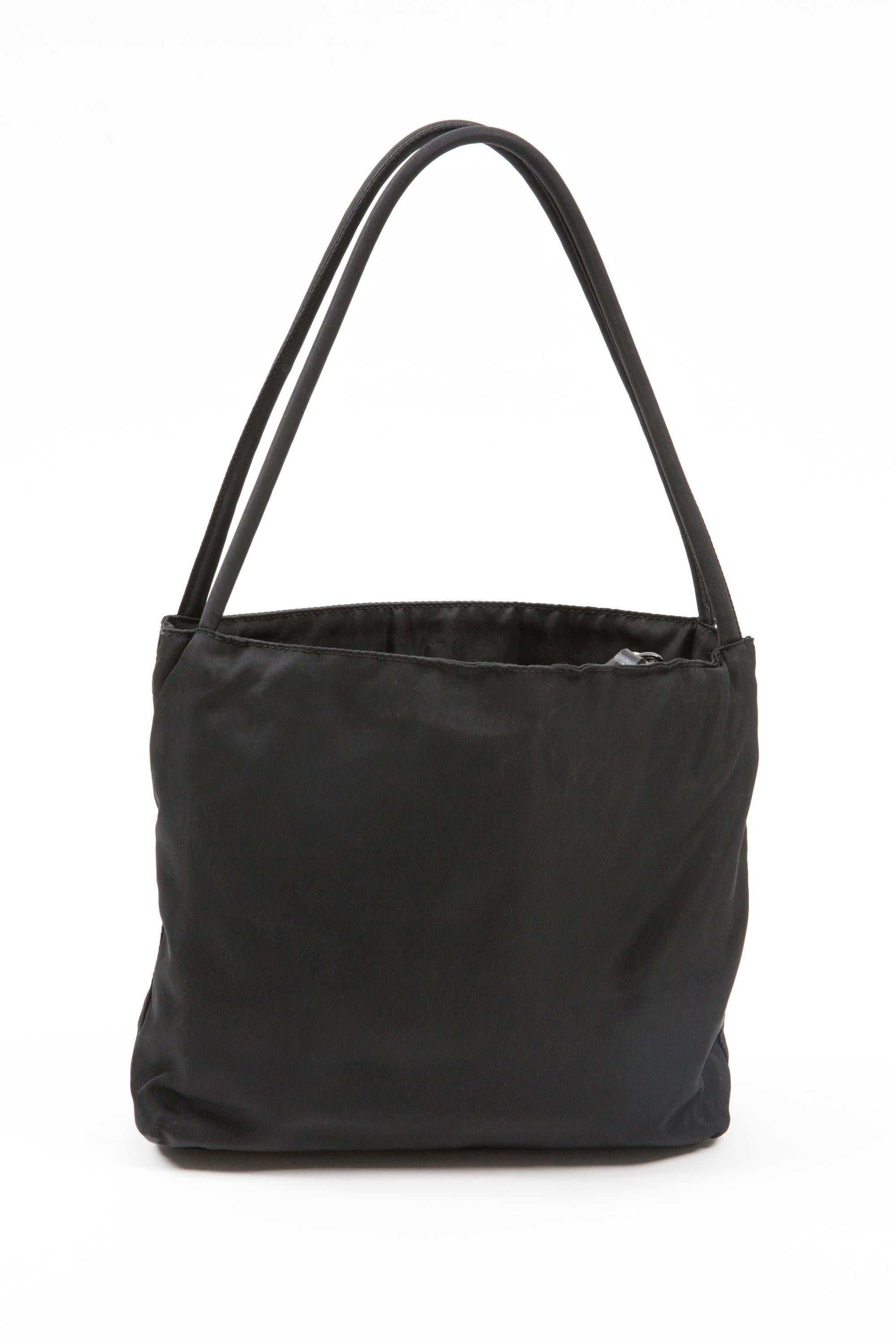 Prada Black Nylon Tessuto Handbag In Good Condition For Sale In Paris, FR