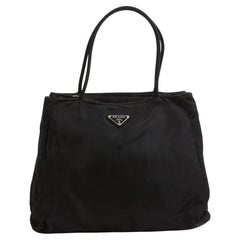 Sac à main Prada en nylon noir Tessuto
