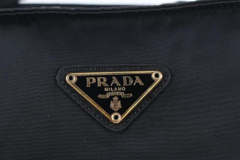 Prada // Black Tessuto Nylon Logo Crossbody Bag – VSP Consignment