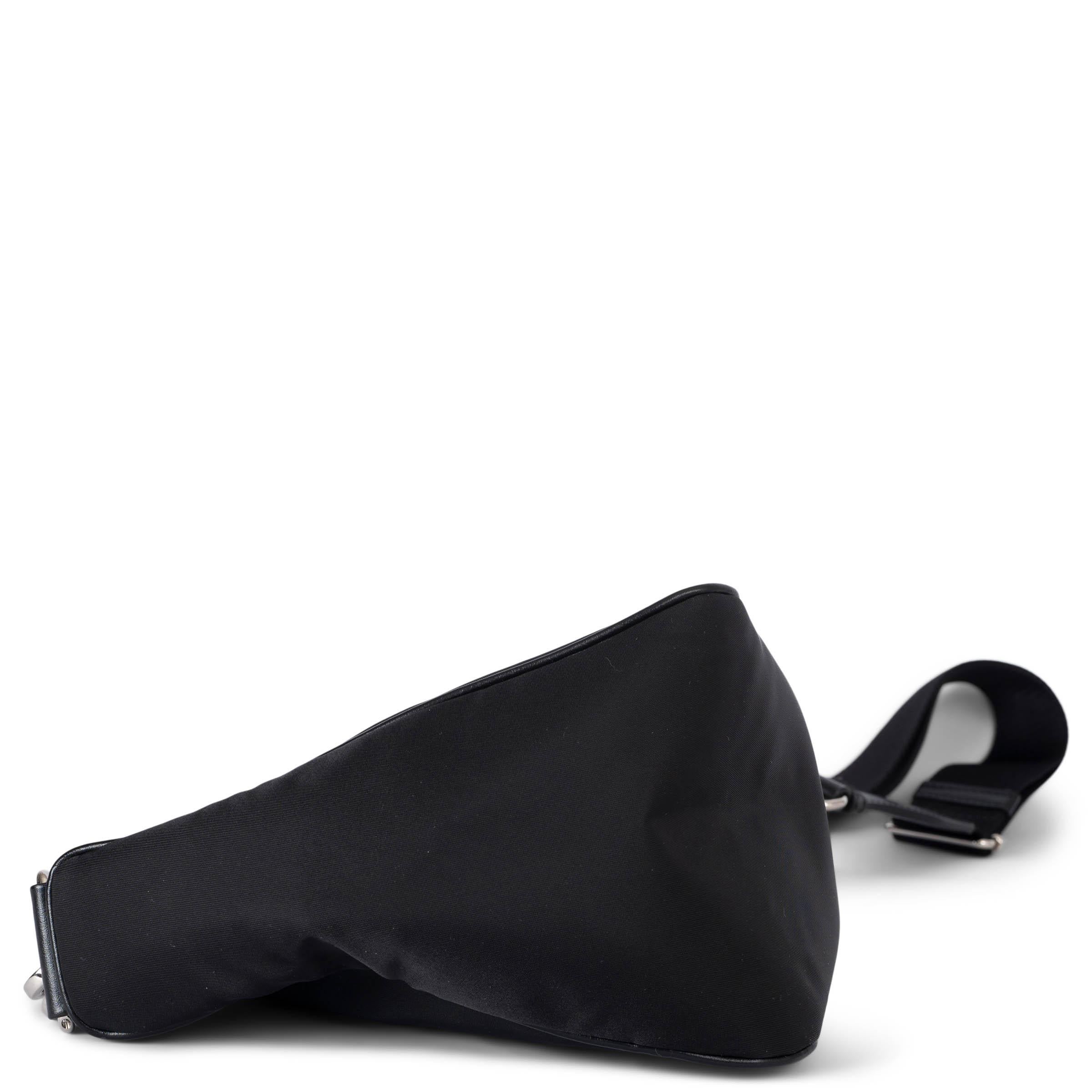 PRADA black nylon TRIANGLE SMALL RE-NYLON Crossbody Bag 1BH190 In Excellent Condition For Sale In Zürich, CH