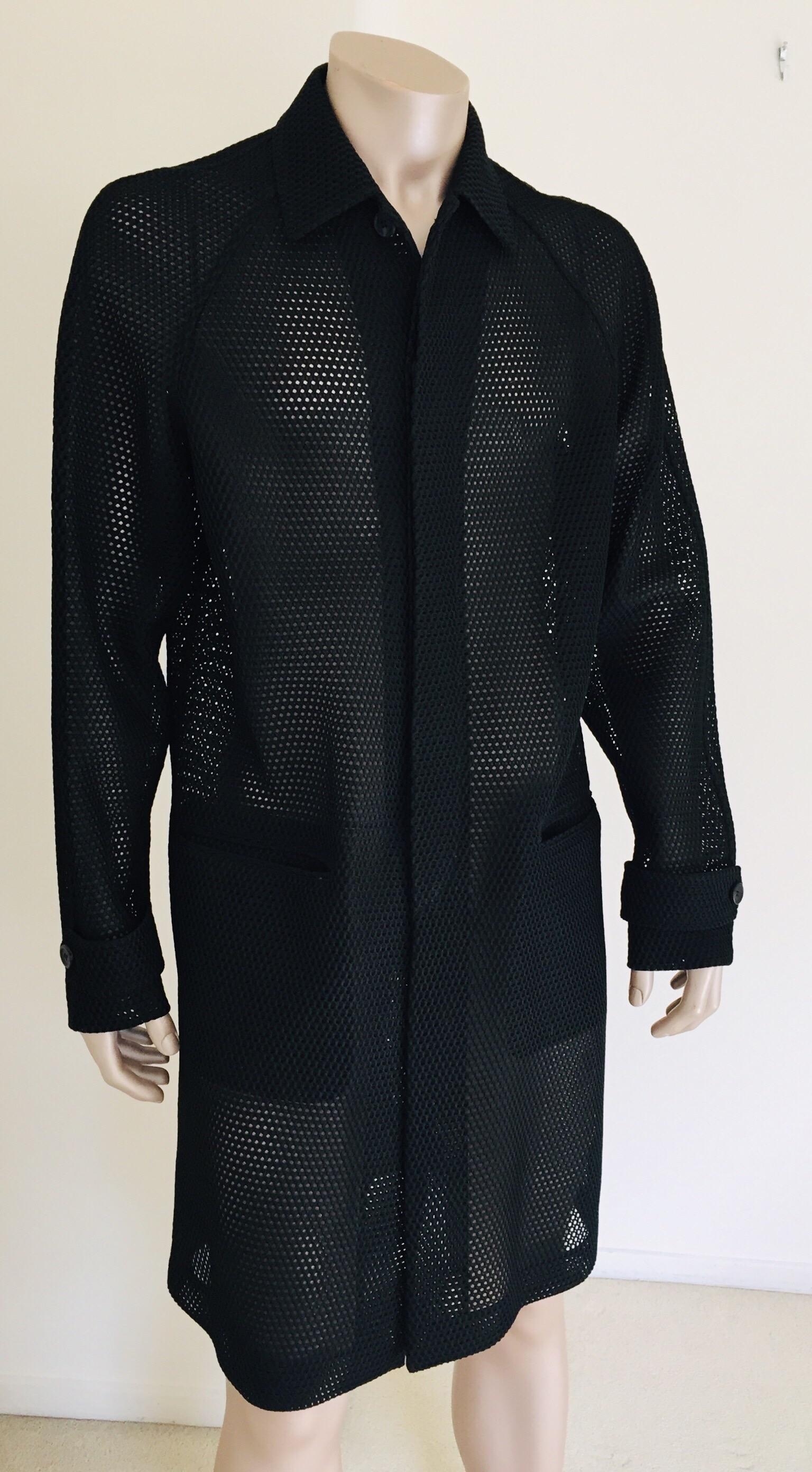 Prada Black Overcoat Made in Italy In Excellent Condition For Sale In North Hollywood, CA