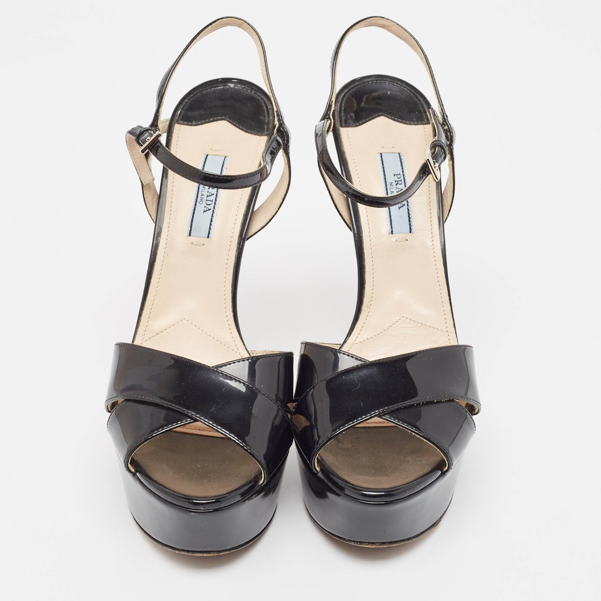 Prada Black Patent Leather Ankle Strap Platform Sandals Size 39.5 In Good Condition In Dubai, Al Qouz 2