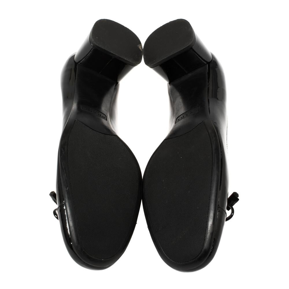 Prada Black Patent Leather Bow Block Heel Pumps Size 39 In Good Condition In Dubai, Al Qouz 2