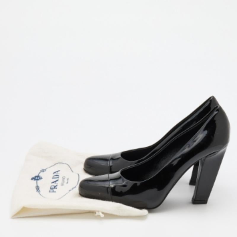 Prada Schwarze Lackleder-Pumps mit Zehenkappe Größe 36,5 Damen im Angebot