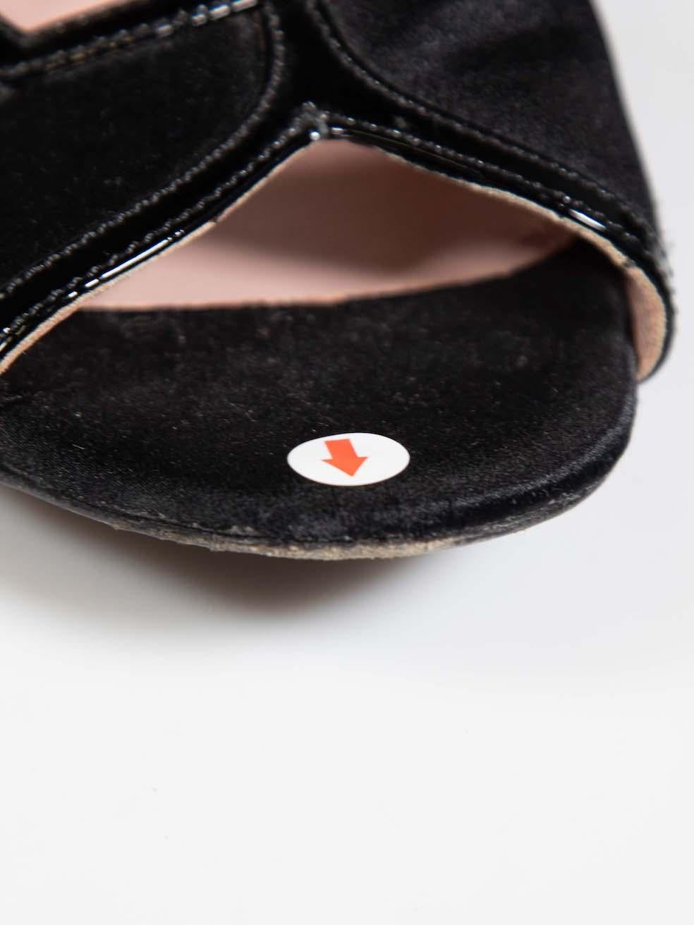 Prada Sandales à talons compensés en liège en cuir verni noir Taille IT 37 1