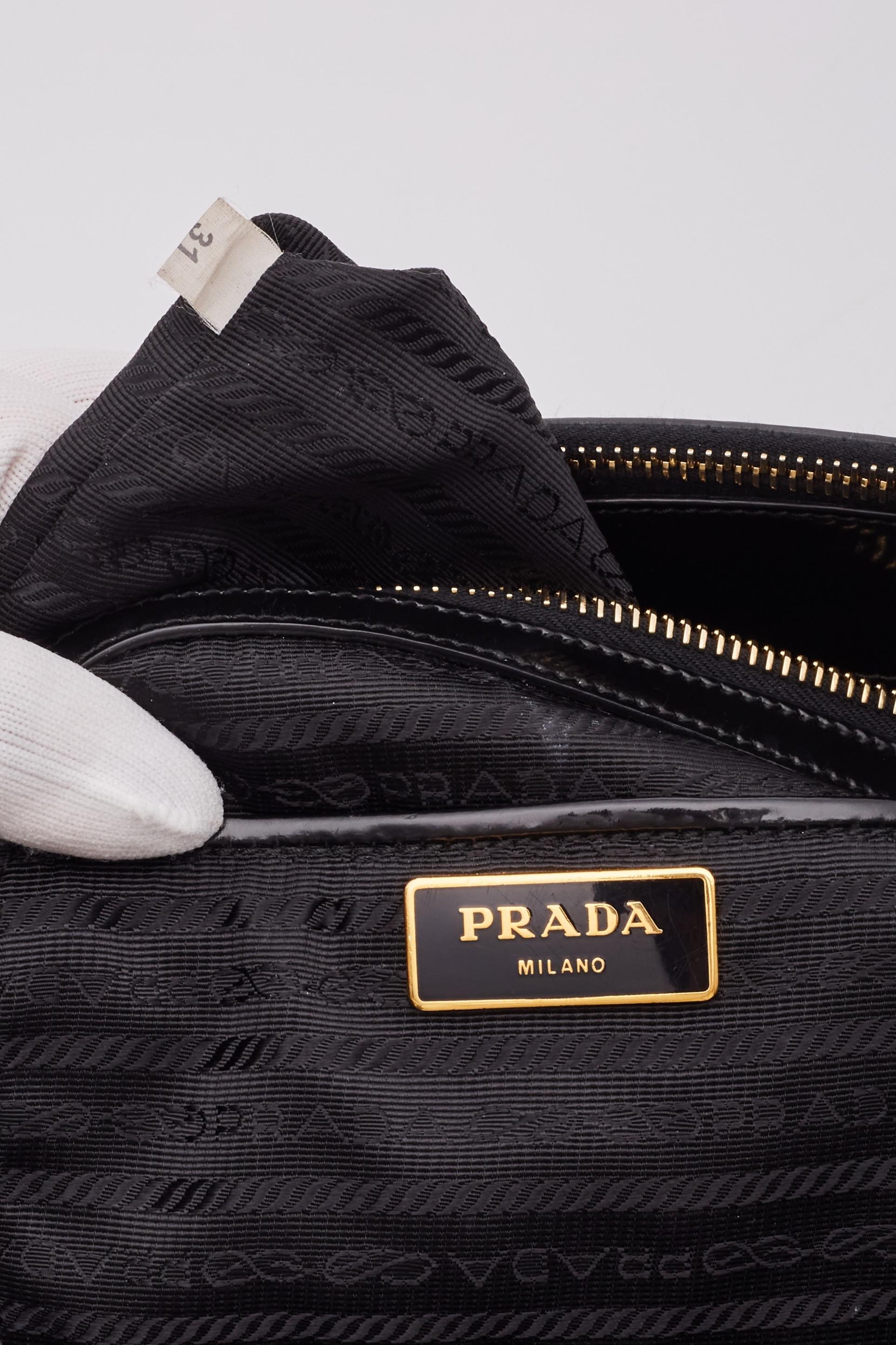Prada Galleria Tote Bag aus schwarzem Lackleder in Schwarz im Angebot 7