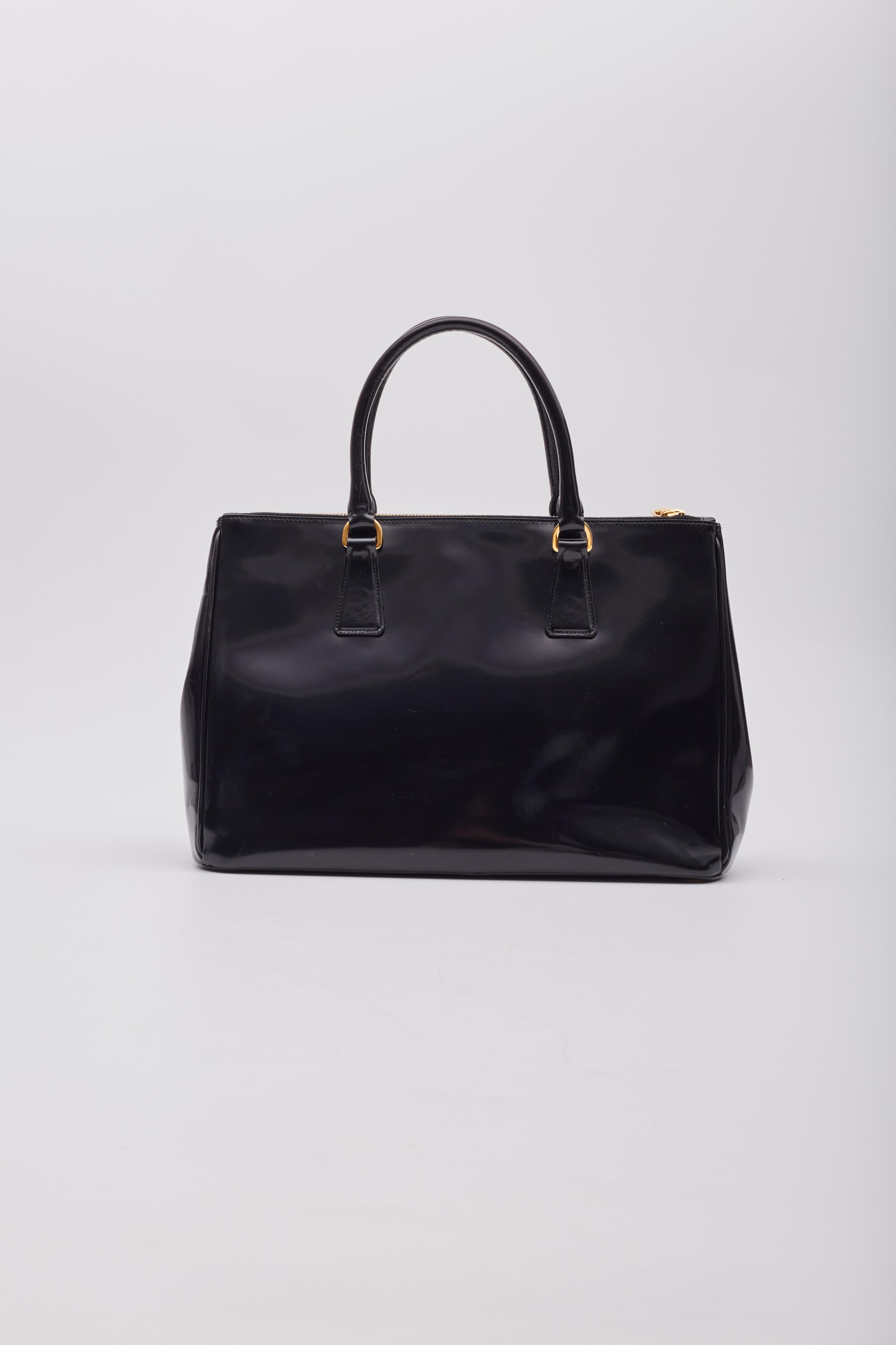Prada Black Patent Leather Galleria Tote Bag For Sale 2