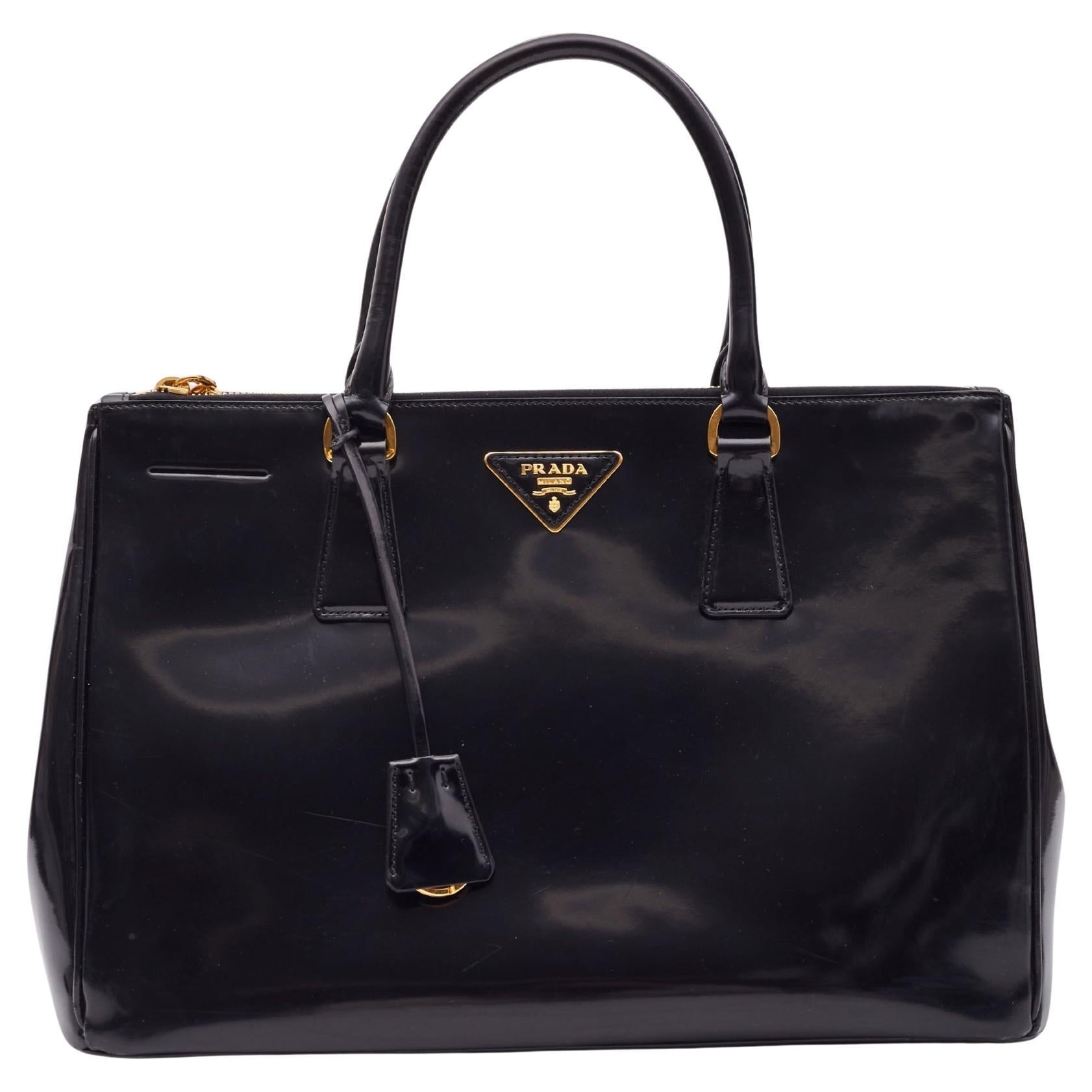 Prada Galleria Tote Bag aus schwarzem Lackleder in Schwarz im Angebot