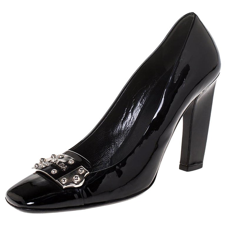 Leather Logo Pumps Size 38 For Sale at 1stDibs