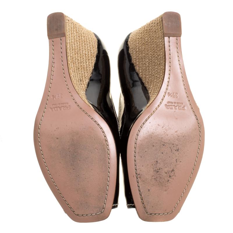Prada Black Patent Leather Peep Toe Espadrille Wedge Pumps Size 39.5 In Good Condition In Dubai, Al Qouz 2