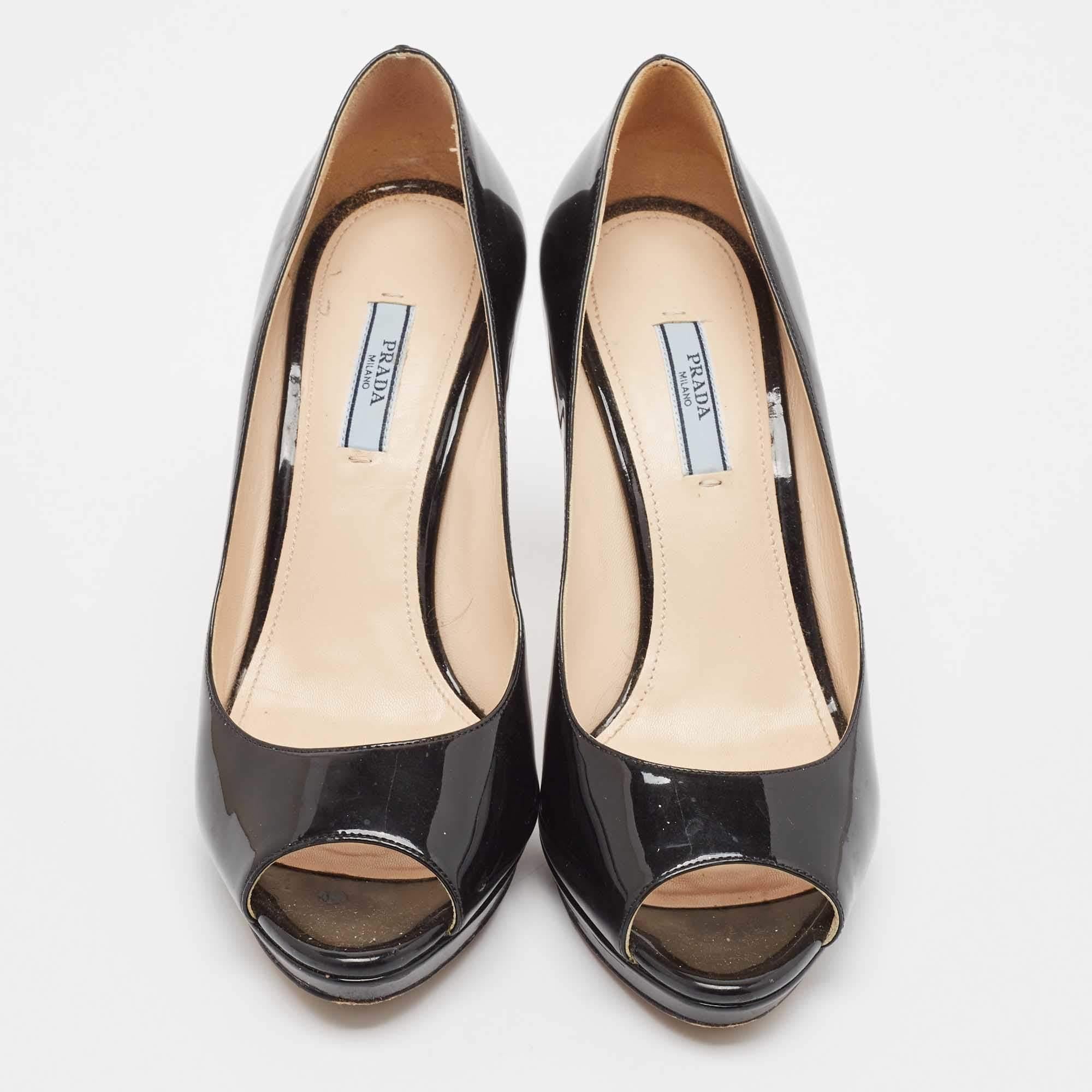 Prada Black Patent Leather Peep Toe Platform Pumps Size 39 In Fair Condition In Dubai, Al Qouz 2