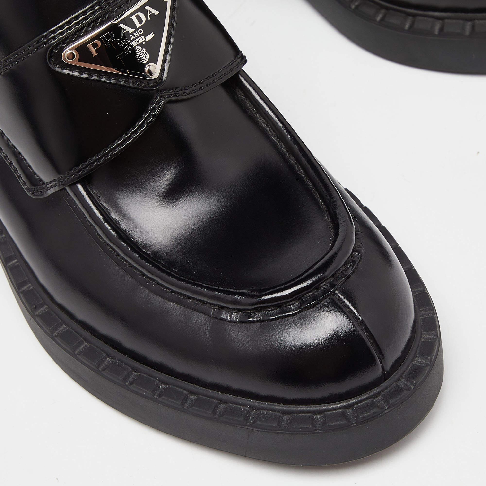 Prada Black Patent Leather Platform Loafers Size 36.5 In Excellent Condition In Dubai, Al Qouz 2