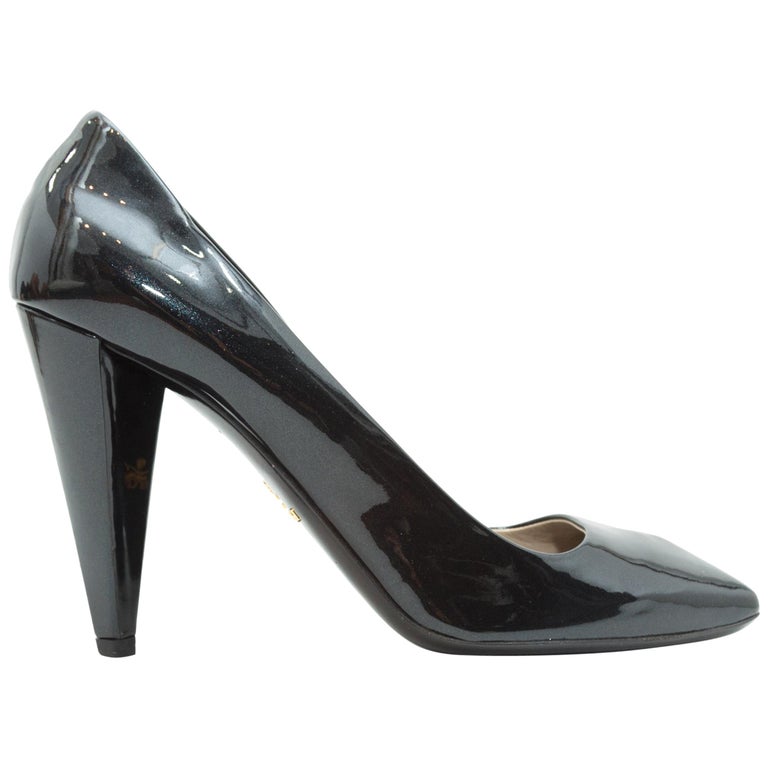 Prada Black Patent Leather Pumps For Sale