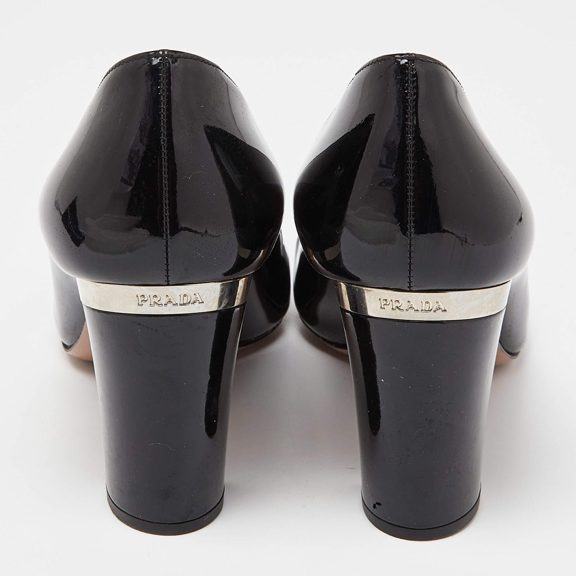 Prada Black Patent Leather Square Toe Block Heel Pumps Size 41 In Good Condition In Dubai, Al Qouz 2