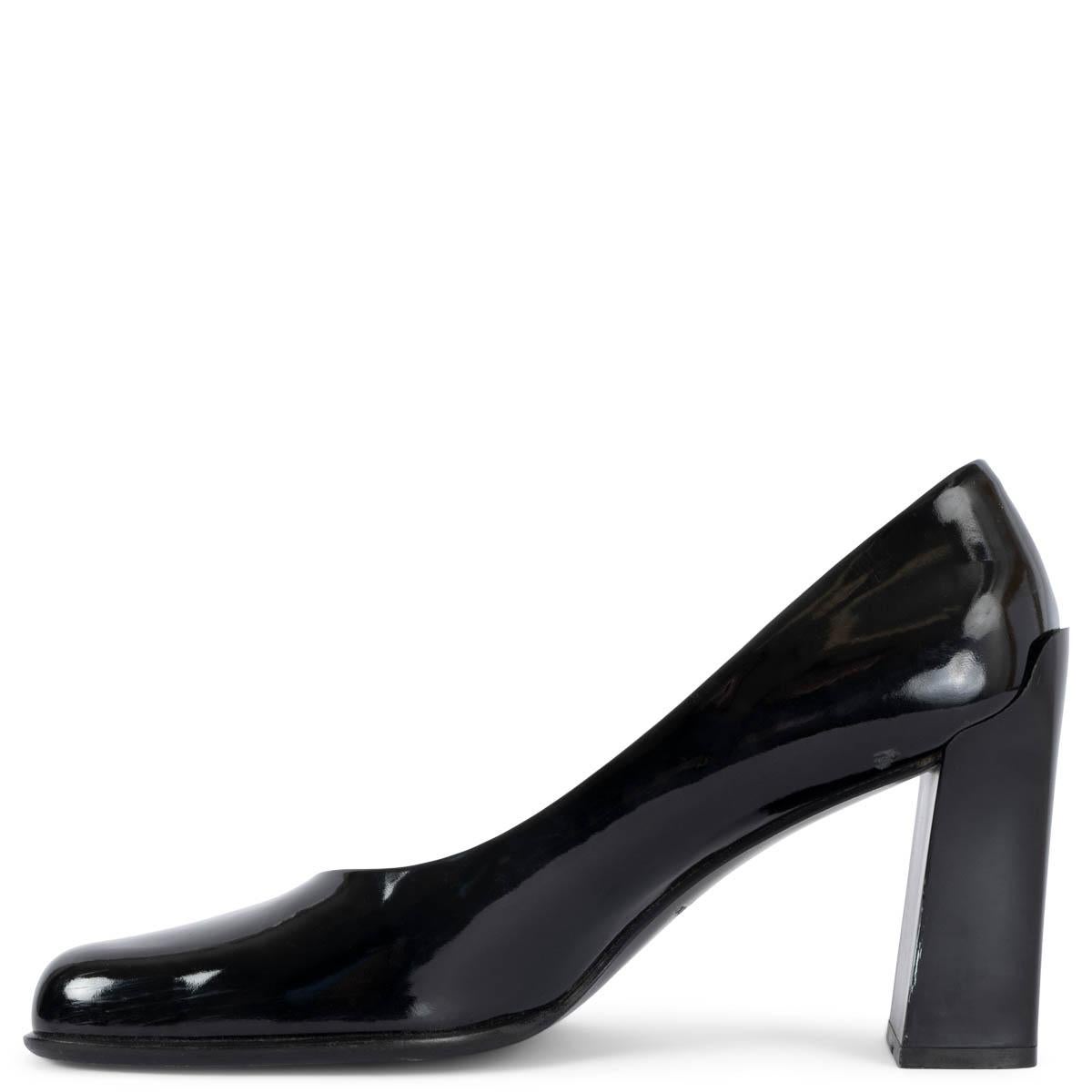 PRADA black patent leather VINTAGE Pumps Shoes 37.5 In Fair Condition For Sale In Zürich, CH