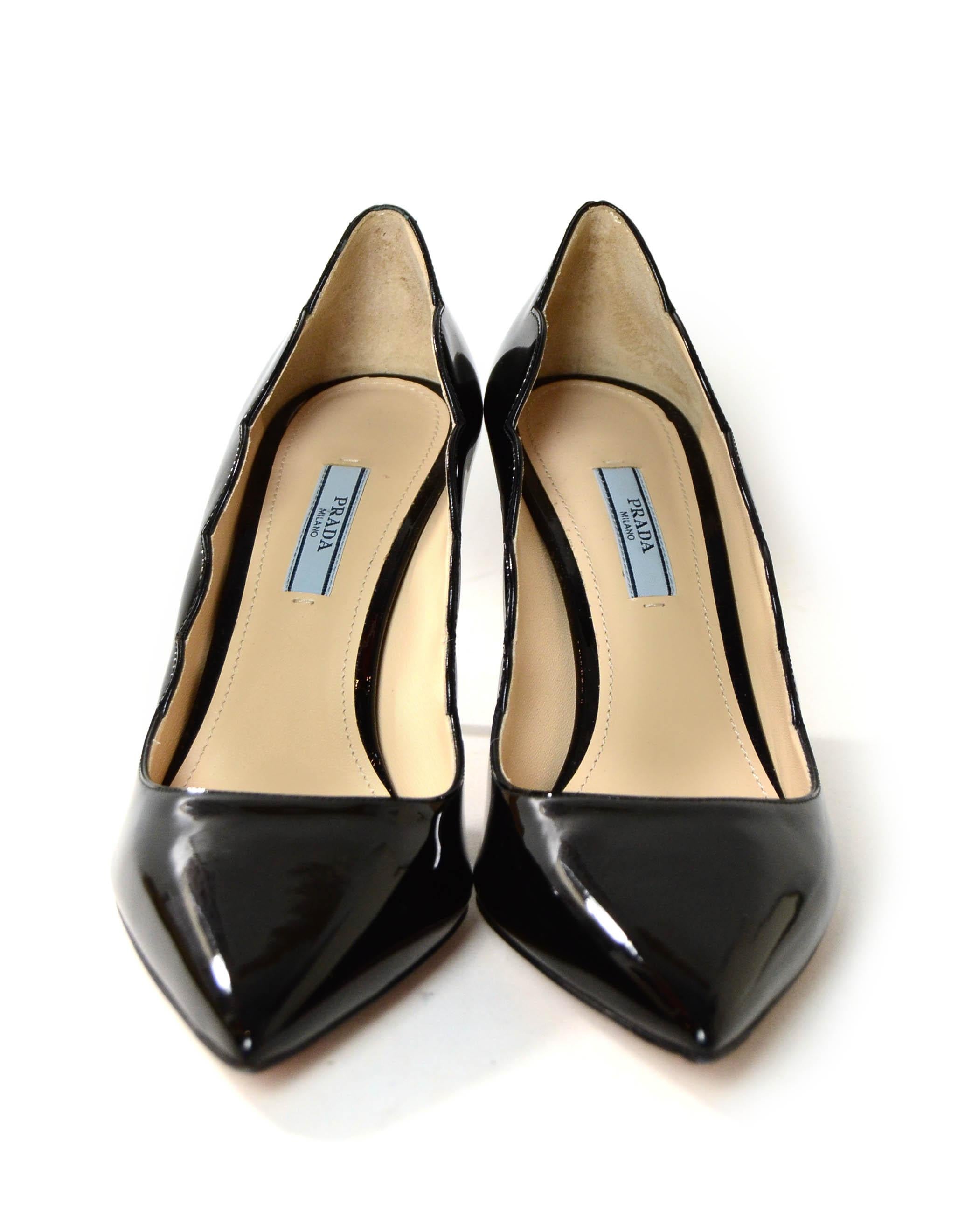 Prada Black Patent Pointed Heels w/ Scallop Edges sz 39.5 In New Condition In New York, NY