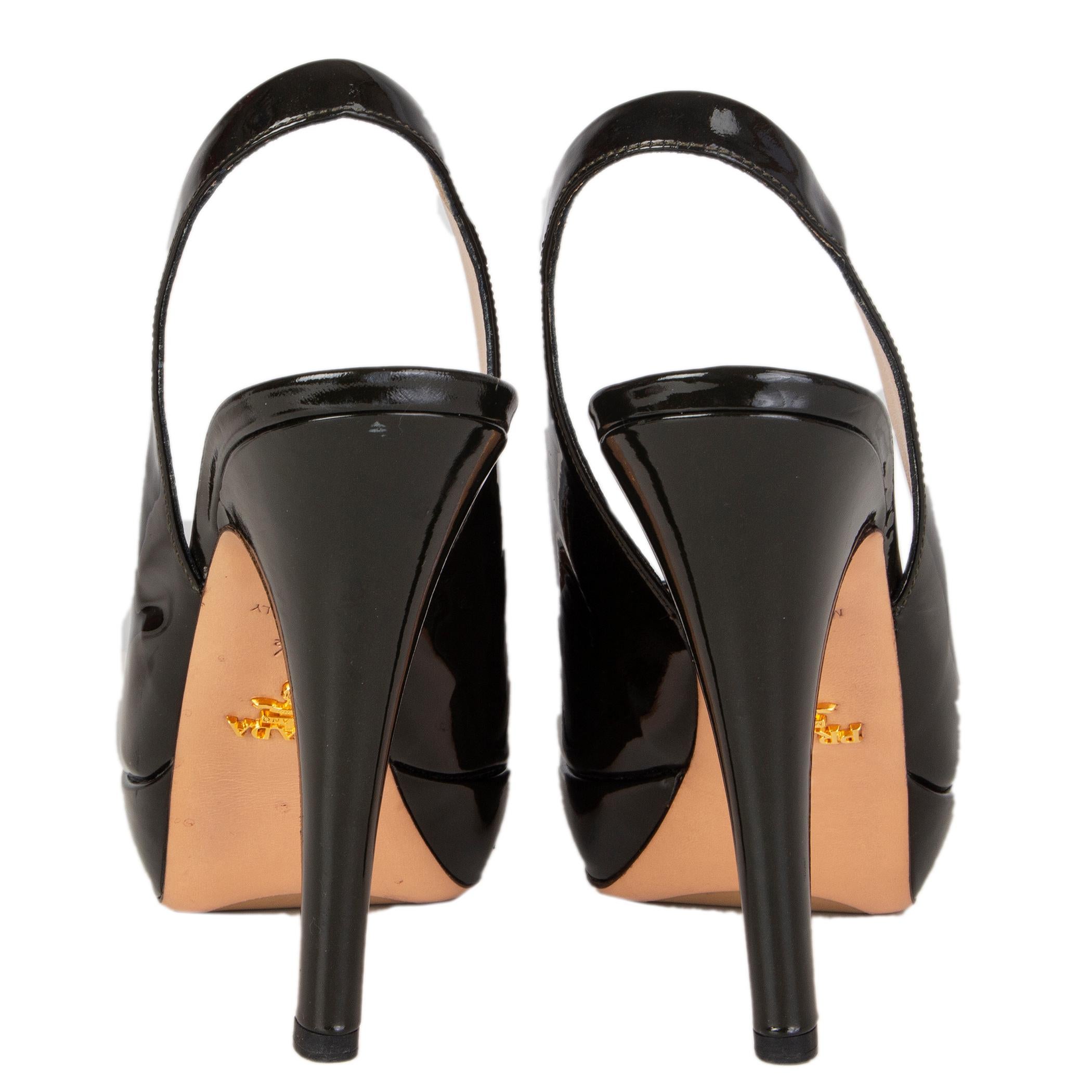 PRADA black patente leather PLATFORM Slingbacks Shoes 37.5 In Excellent Condition For Sale In Zürich, CH