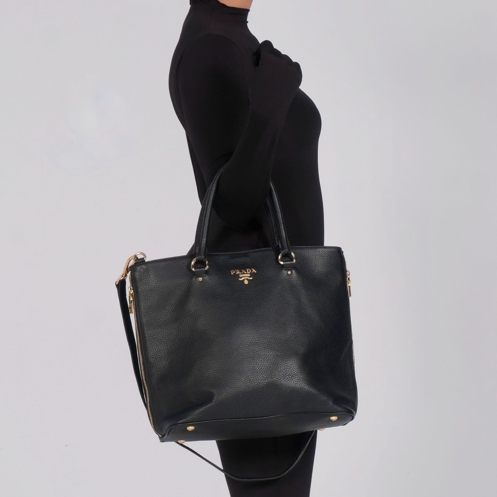 Color: Black
Material: grained leather
Code: 173
Comes with: shoulder strap
Condition: Excellent.
Made in Italy

Measurements~
Height 12”
Width 15”
Depth 5.5”
Drop 6” & 18”