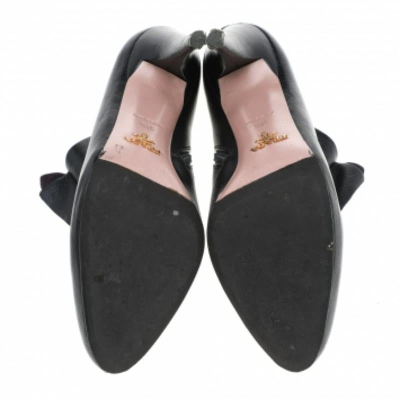 Women's Prada Black/Purple Leather & Suede Ruffle Detail Ankle Length Booties Size 38.5 For Sale