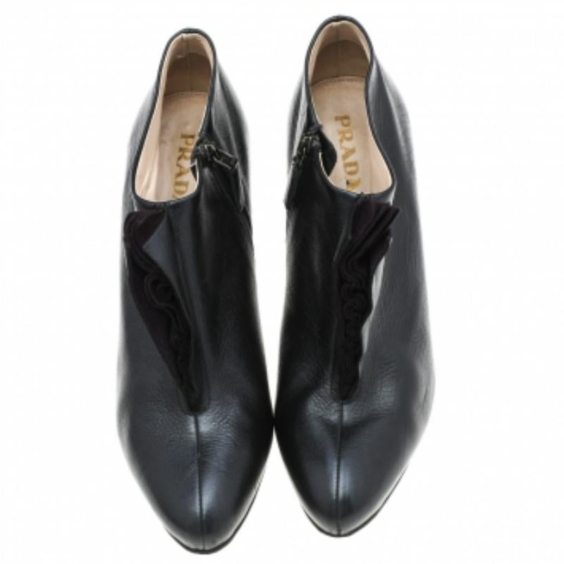 Prada Black/Purple Leather & Suede Ruffle Detail Ankle Length Booties Size 38.5 For Sale 2