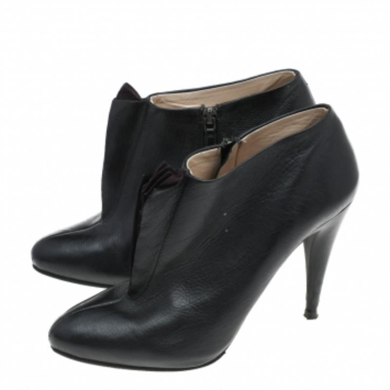 Prada Black/Purple Leather & Suede Ruffle Detail Ankle Length Booties Size 38.5 For Sale 4