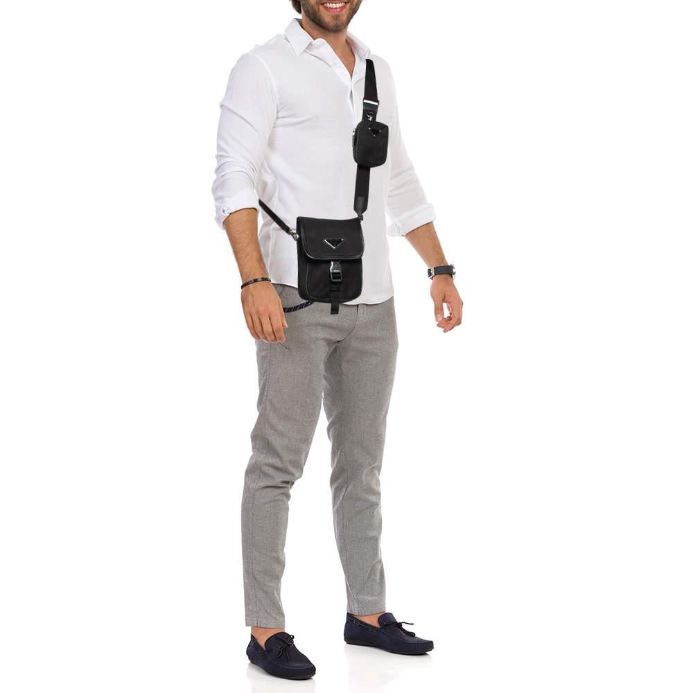 Designer bags are ideal companions for ample occasions Here we have a fashion meets functionality piece crafted with precision. It has been equipped with a well sized interior that can easily fit your small essentials.