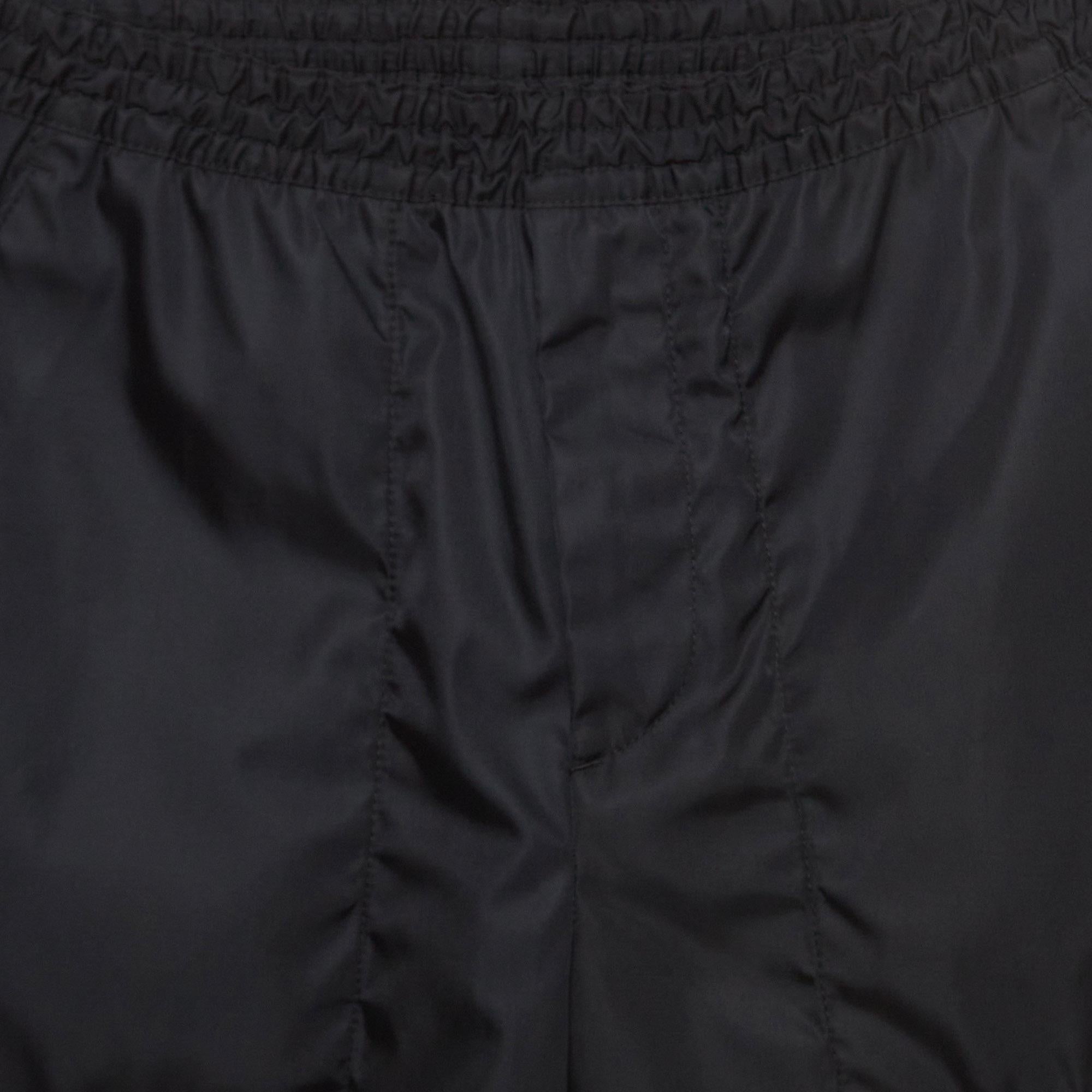 Men's Prada Black Re-Nylon Drawstring Bermuda Shorts S For Sale