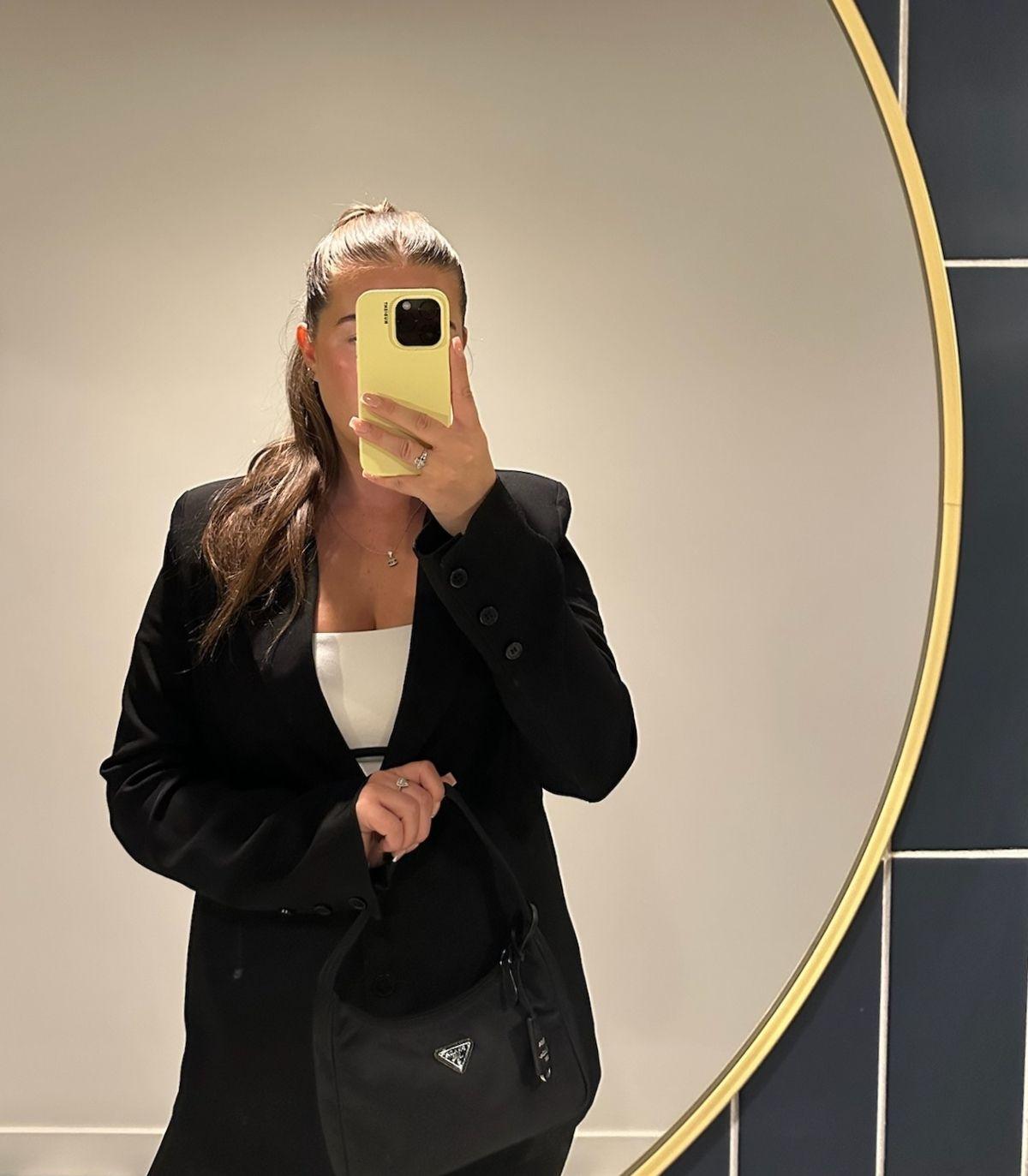 Mini borsa Prada Re-Nylon nero Re-Edition 2000

Dettagli del prodotto
Xupes Ref: HB5953
Marchio: Prada
Model No: Borsa Mini Re-Edition 2000
Tipo: Maniglia superiore, spalla
Numero di serie: 42
Età: 2021
PREZZO DI VENDITA: € 920
Accompagnato da: