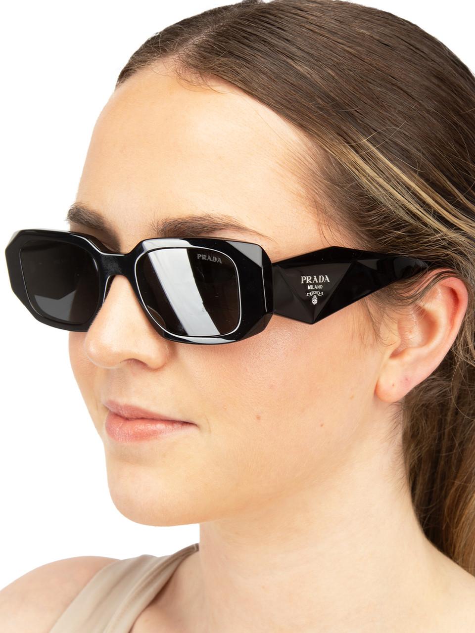 CONDITION is New with tags. No visible wear to sunglasses is evident on this new Prada designer resale item. This item comes with original packaging.
 

 
 Details
 
 
 Model: 0PR 17WS
 
 Black
 
 Acetate
 
 Rectangular sunglasses
 
 Dark grey