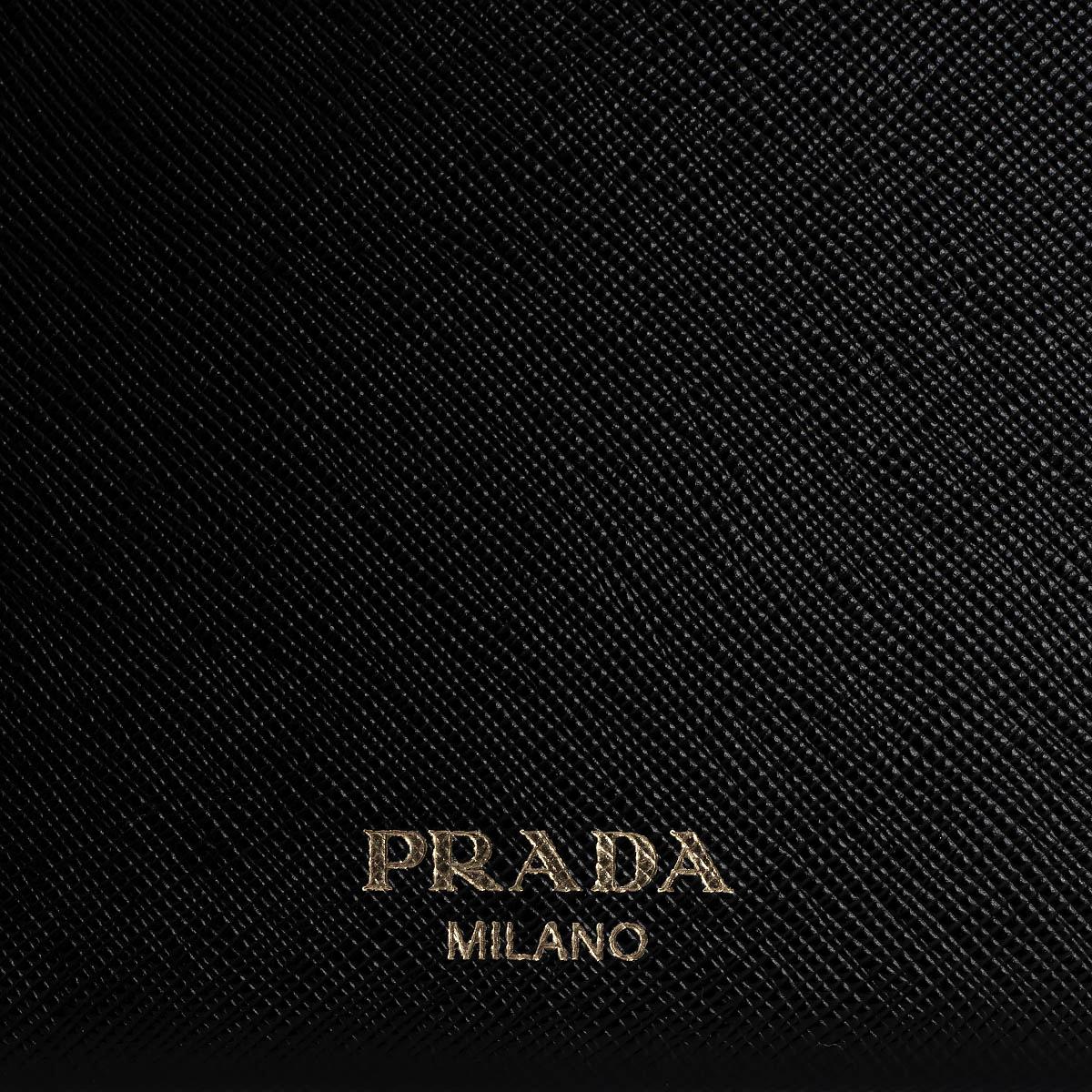 PRADA noir / rouge cuir Saffiano SMALL DOCUMENT PORTFOLIO Sac à main en vente 3