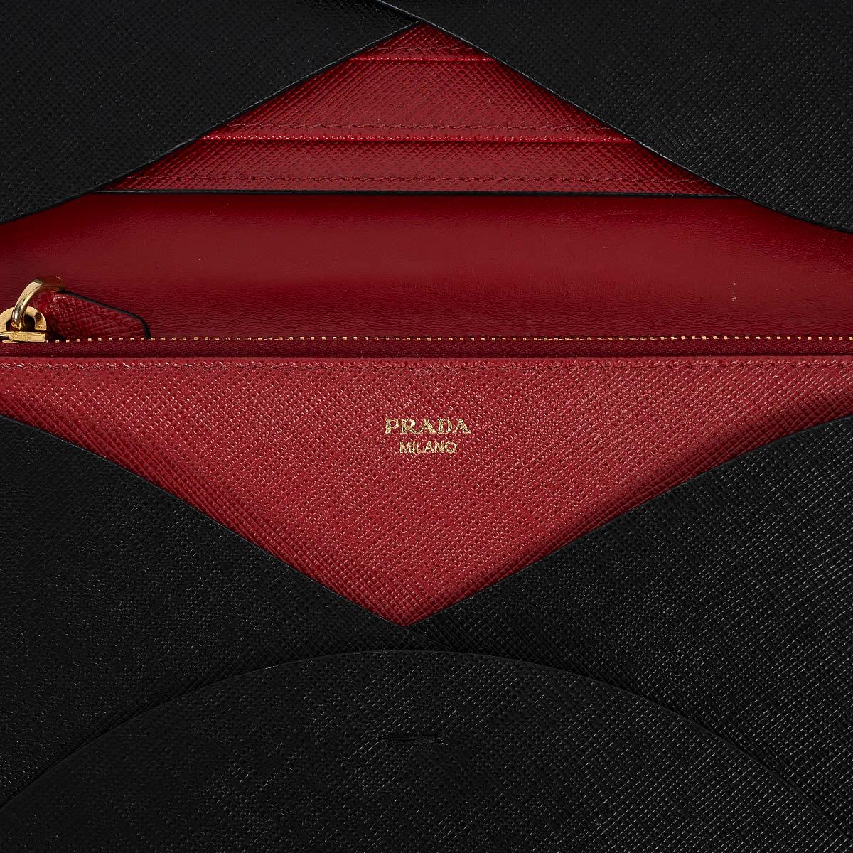 PRADA black / red Saffiano leather SMALL DOCUMENT PORTFOLIO Pouch Bag For Sale 3