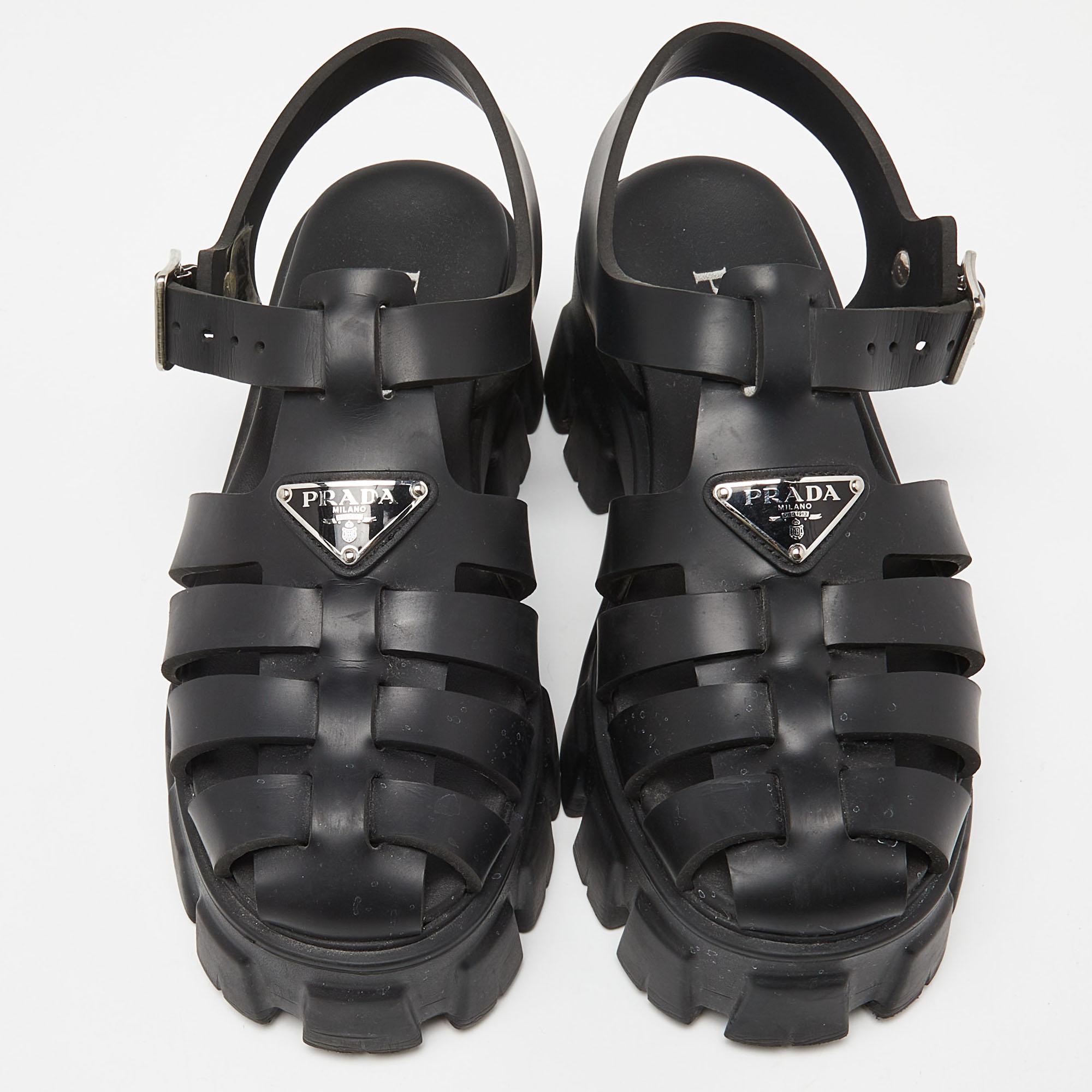Prada Black Rubber Monolith Sandals Size 38 In Good Condition In Dubai, Al Qouz 2