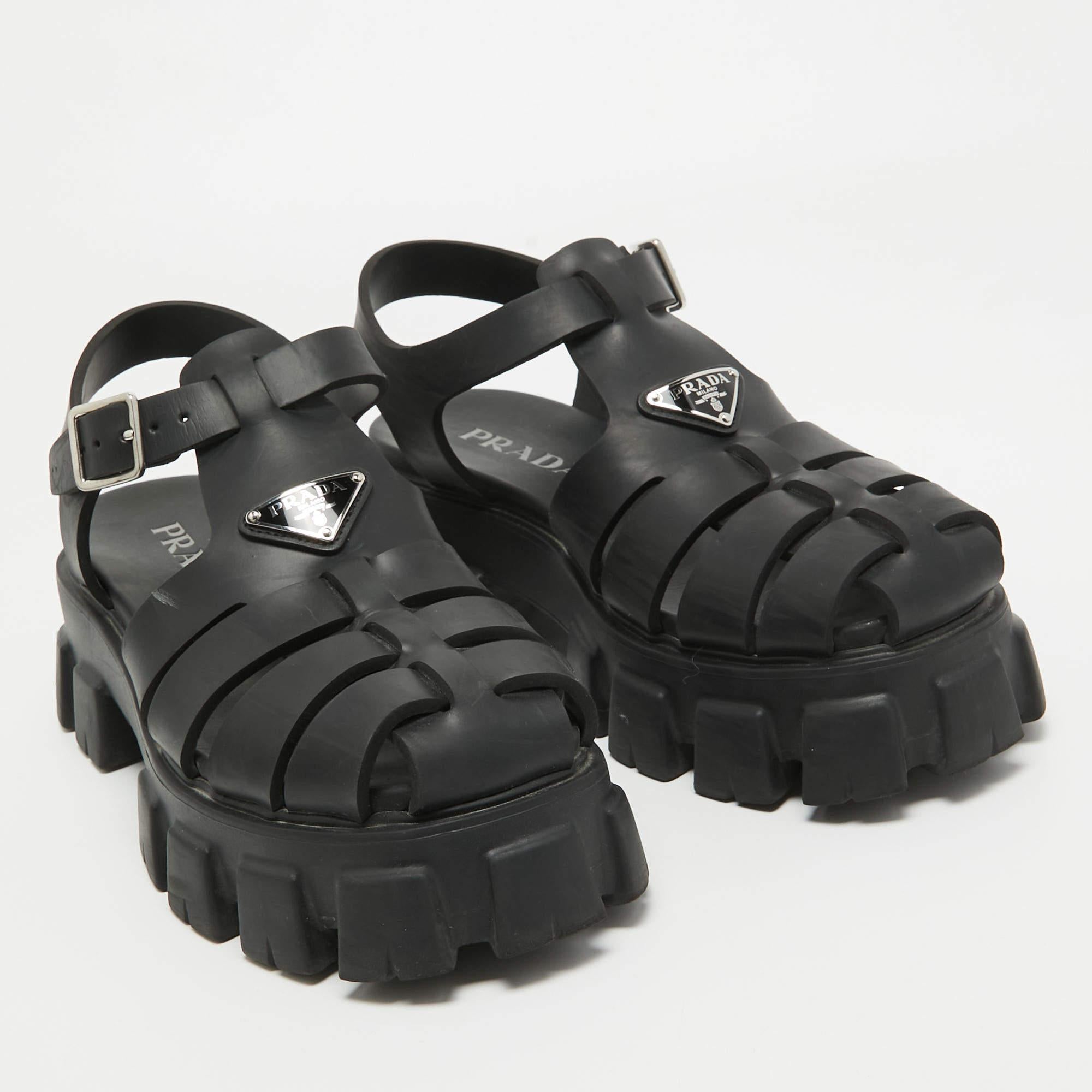 Prada Black Rubber Platform Ankle Strap Sandals Size 41 In Good Condition In Dubai, Al Qouz 2