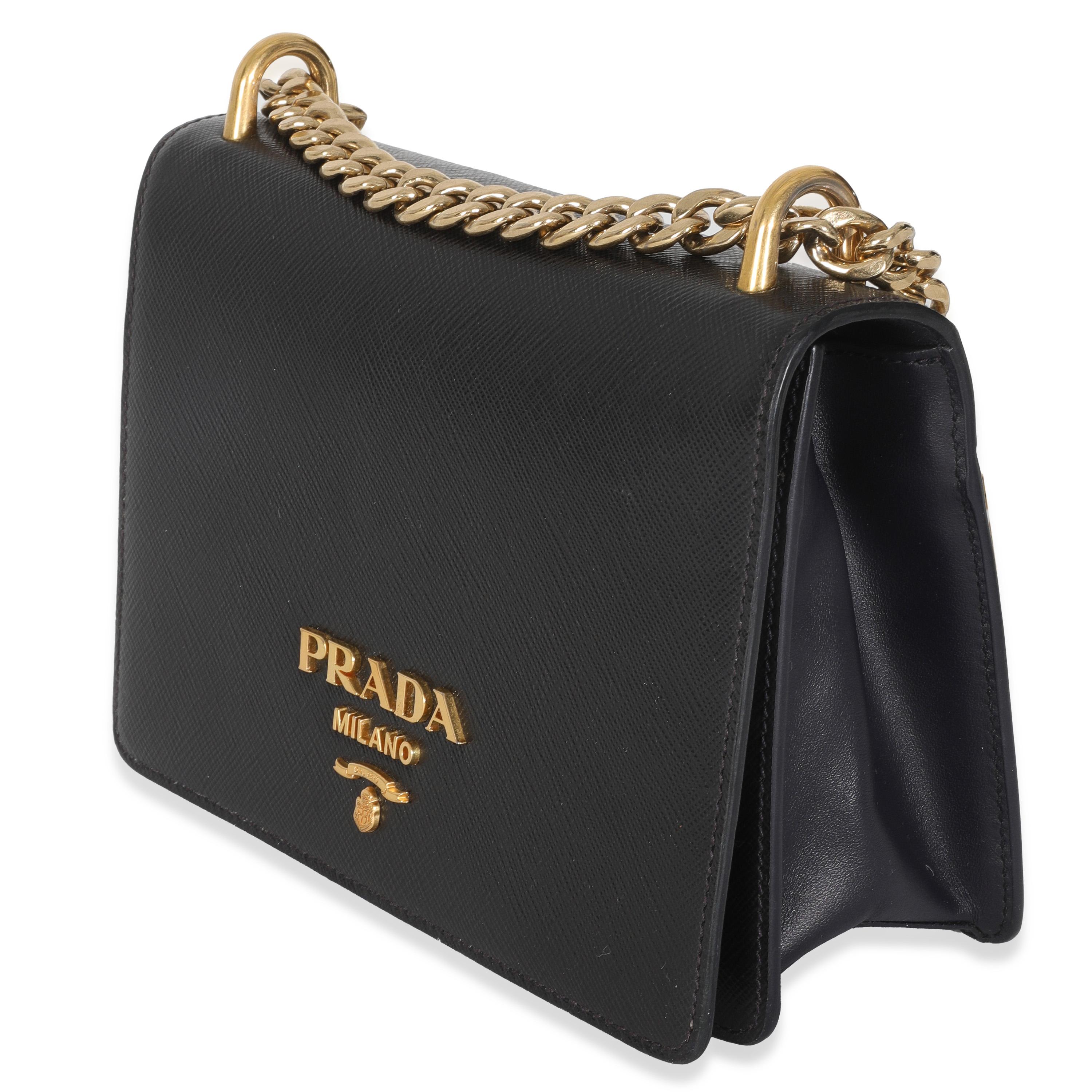 Prada Borsa a tracolla con catena in saffiano nero In condizioni buone in vendita a New York, NY
