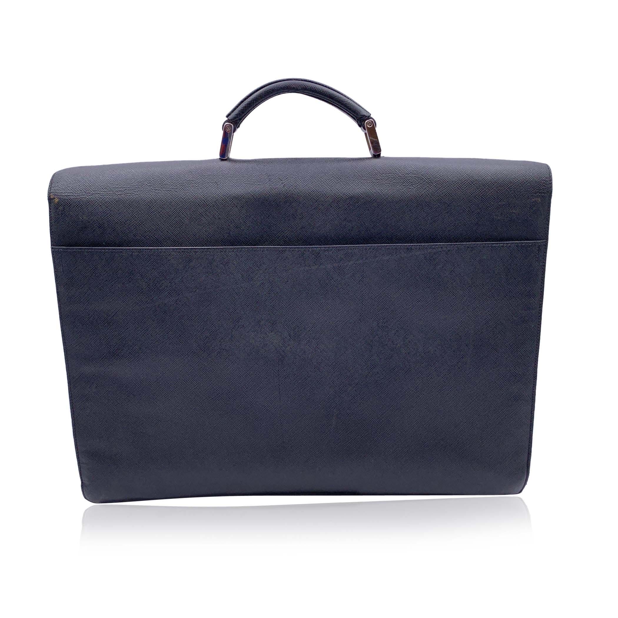 Prada Black Saffiano Leather 3 Gussets Briefcase Work Bag Bon état - En vente à Rome, Rome