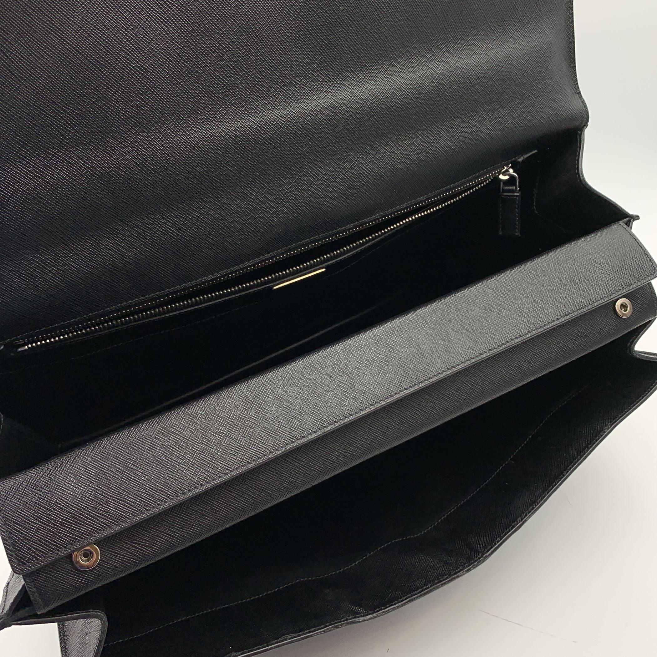 Prada Black Saffiano Leather 3 Gussets Briefcase Work Bag en vente 1