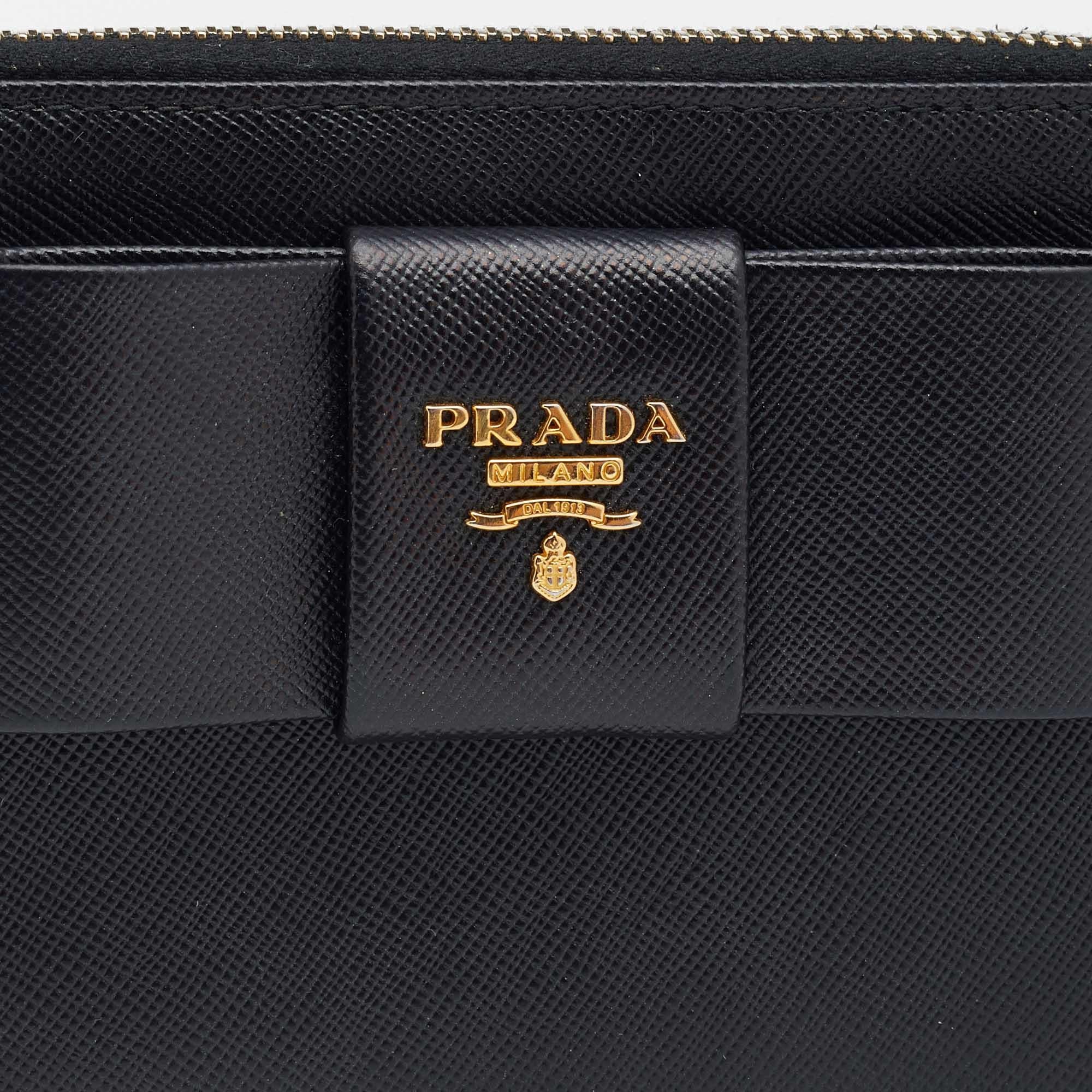 Prada Black Saffiano Leather Bow Zip Around Wallet In Good Condition In Dubai, Al Qouz 2
