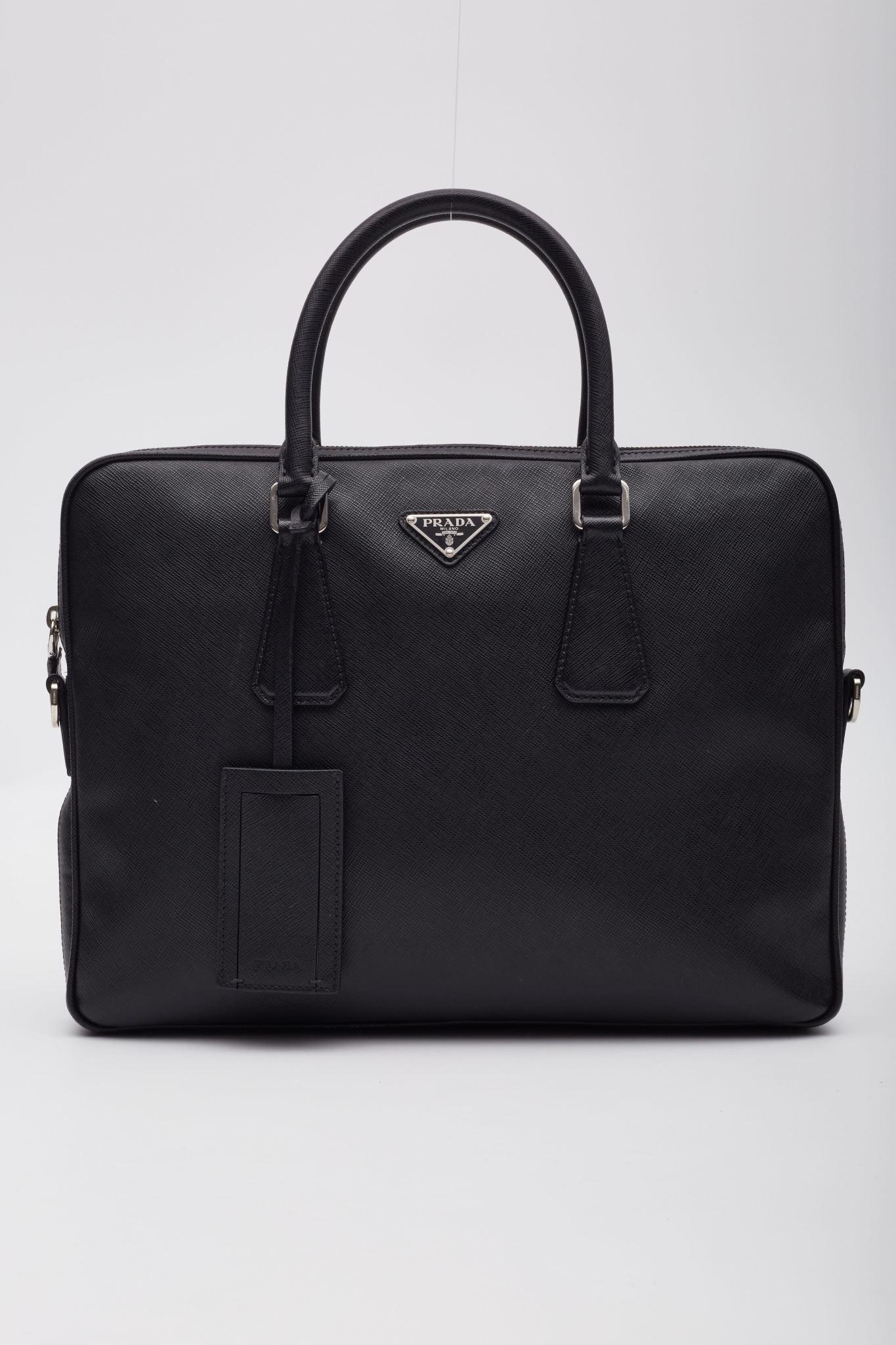 Prada Black Saffiano Leather Briefcase Bag In Good Condition For Sale In Montreal, Quebec
