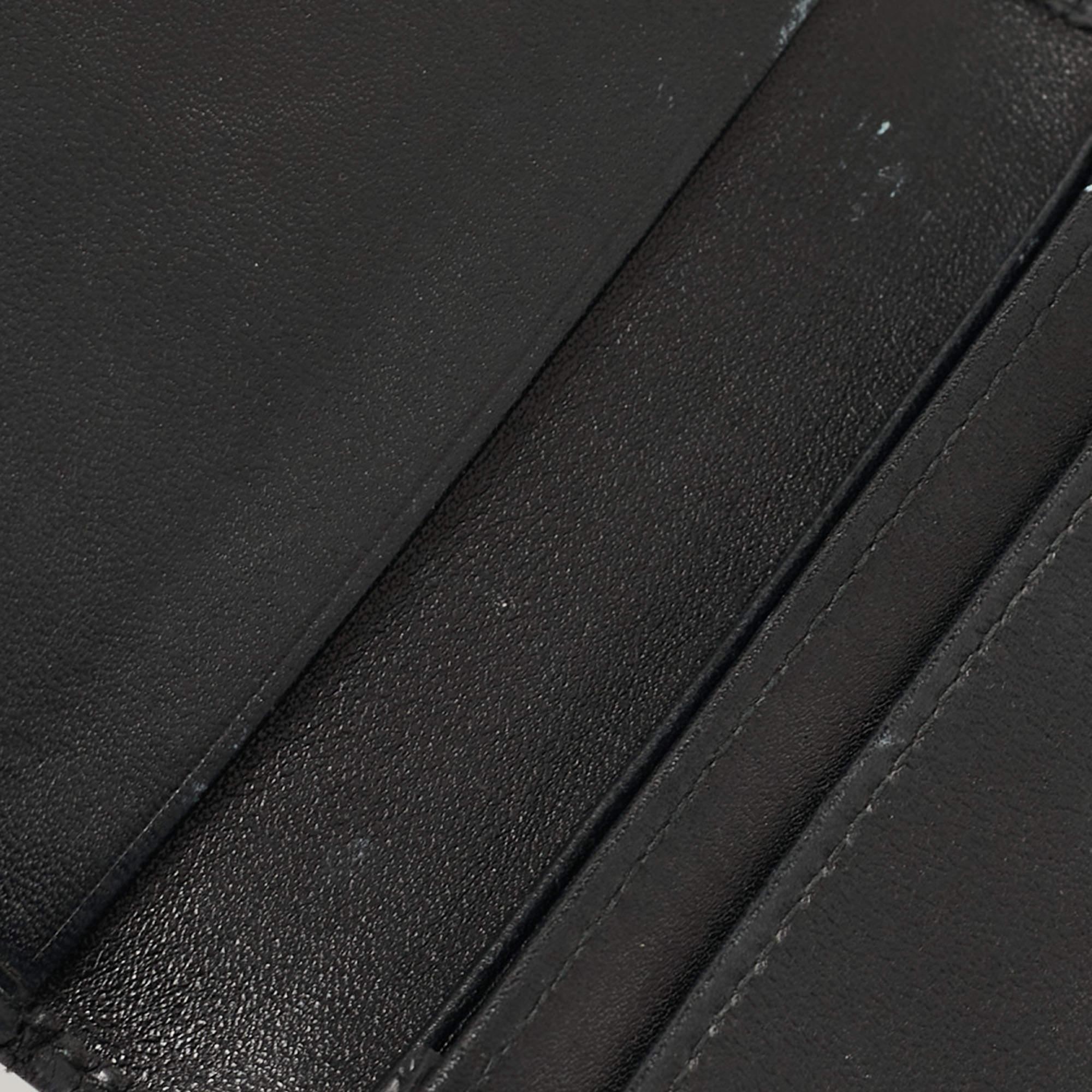Prada Black Saffiano Leather Business Card Case In Fair Condition In Dubai, Al Qouz 2