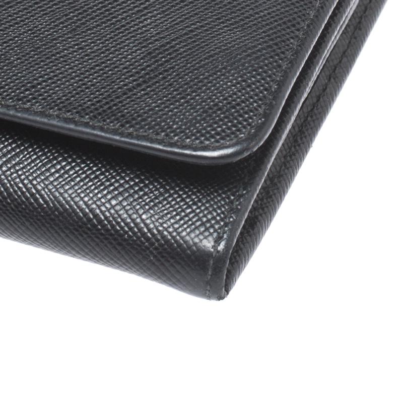 Prada Black Saffiano Leather Continental Wallet In Good Condition In Dubai, Al Qouz 2